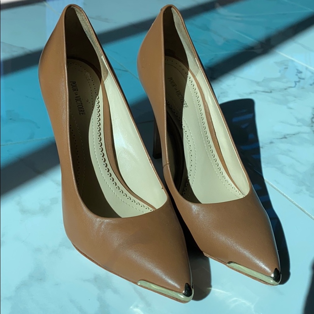 Pour La Victoire Leather & Gold Pointed Toe Pumps